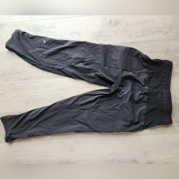 Lululemon dance studio crop size 2 black - Picture 7 of 14